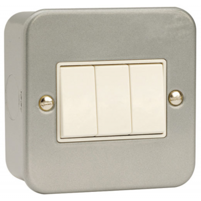 Click CL013 Triple Switch 3Gang 2Way & Box 10A Metal Clad
