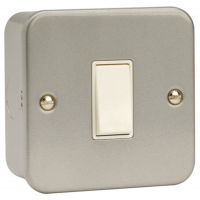 Click CL025 Switch 1Gang Intermediate & Box 10A Metal Clad