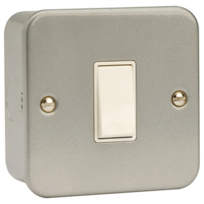Click CL011 Single Switch 1Gang 2Way & Box 10A Metal Clad