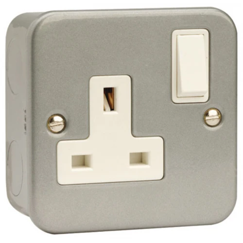 Click CL035 Switched Single Socket 1Gang DP 13A Metal